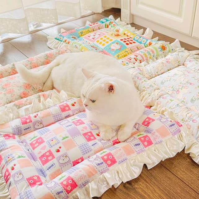猫ベッド ふんわりフリル猫ちゃんの夢見座布団