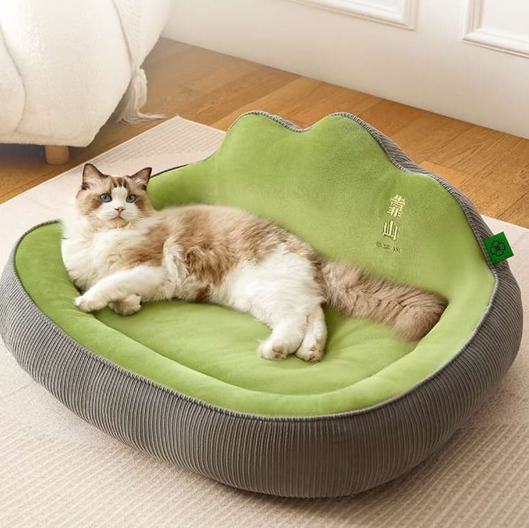 もこもこ包み込む猫ベッド 冬眠スタイル